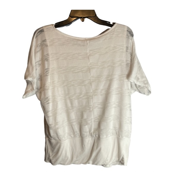 New Directions Large Off White top built in tank underneath - Picture 2 of 3